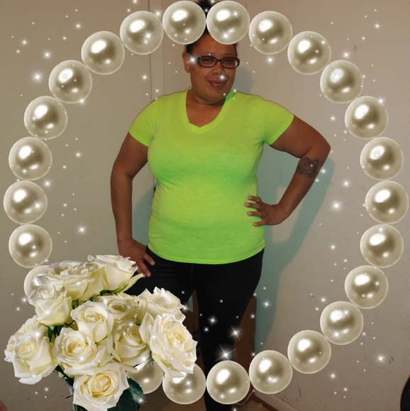 Poshmark profile picture for @lakeland